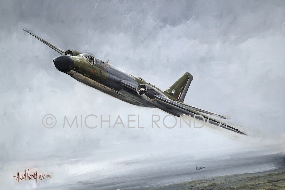 English Electric Canberra T19 No 85 Squadron